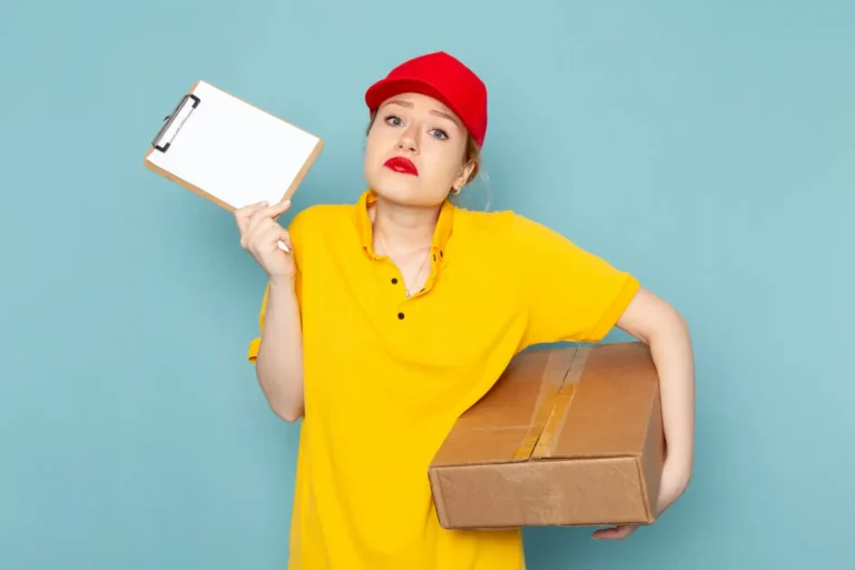 Jak zwrócić paczkę DHL?